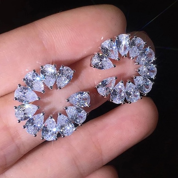 New Women’s 925 Silver Pear Cut Diamond Earrings - Picture 5 of 6